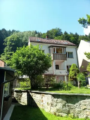 Das Gebäude in dem sich die Ferienwohnung befindet