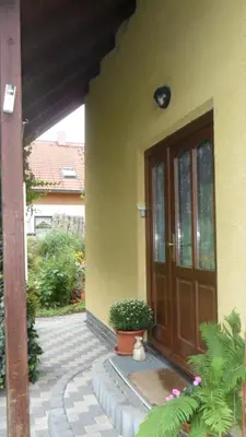 Ein Garten an der Unterkunft Ferienwohnung Tina