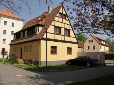 Das Gebäude in dem sich die Pension befindet