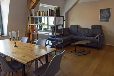 Ein Sitzbereich in der Unterkunft Neustadt-Aussicht - große Wohnung mit Balkon