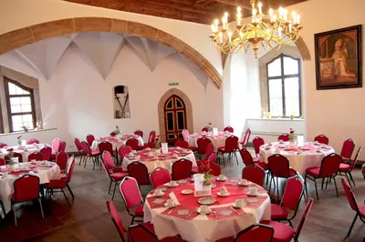 Ein Restaurant oder anderes Speiselokal in der Unterkunft Schloss Hotel Wurzen