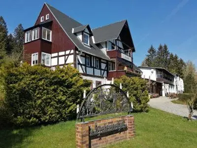 Das Gebäude in dem sich die Pension befindet