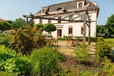 Ein Garten an der Unterkunft Gästehaus Kloster Nimbschen