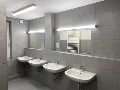 Ein Badezimmer in der Unterkunft Hostel47 - near Dresden - comfortable beds, only men, free WLAN & parking spaces, also for trucks