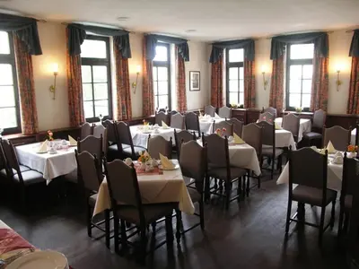 Ein Restaurant oder anderes Speiselokal in der Unterkunft Hotel & Restaurant Klosterhof