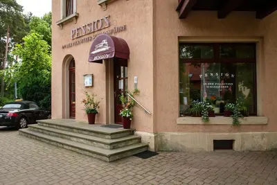 Das Gebäude in dem sich die Pension befindet