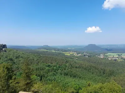 Naturlandschaft in der Nähe der Zelt-Lodge