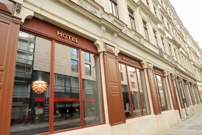 Das Gebäude in dem sich das Aparthotel befindet