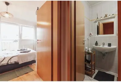 Ein Badezimmer in der Unterkunft Die kleine „Louise“ in der Neustadt mit Tiefgarage