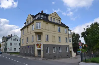 Das Gebäude in dem sich die Ferienwohnung befindet