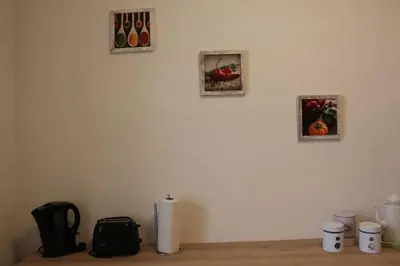 Kaffee-/Teezubehör in der Unterkunft Zentralgelegene 4-Raum Ferienwohnung bis 8 Pers.