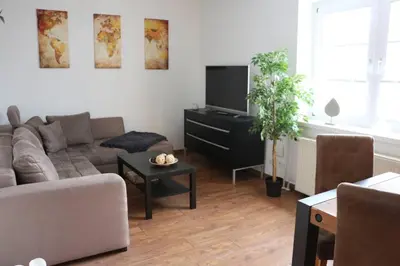 TV/Unterhaltungsangebot in der Unterkunft Zentralgelegene 4-Raum Ferienwohnung bis 8 Pers.