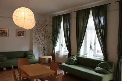 Ein Sitzbereich in der Unterkunft Hostel Louise 20