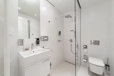 Ein Badezimmer in der Unterkunft Modernes Apartment am Neumarkt