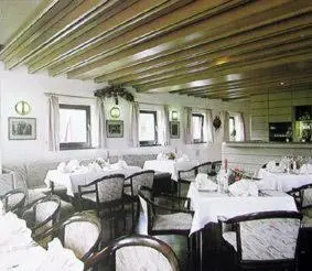 Ein Restaurant oder anderes Speiselokal in der Unterkunft Hotel Landhaus Moritzburg