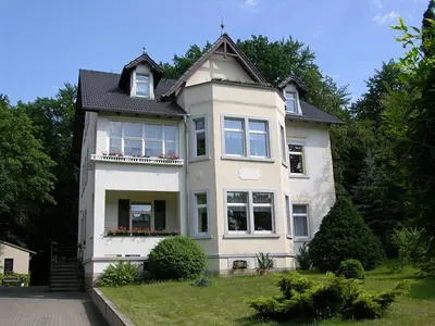 Das Gebäude in dem sich die Pension befindet