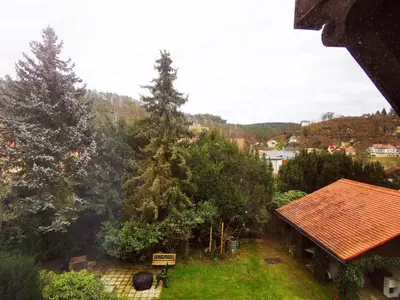 Ein allgemeiner Bergblick oder ein Berglick von der Ferienwohnung aus