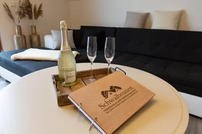 Ein Sitzbereich in der Unterkunft Ferienwohnung Schwalbennest-Großkoschen