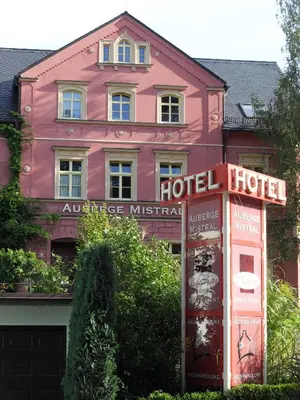 Das Gebäude in dem sich die Pension befindet