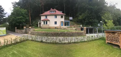 Ein Garten an der Unterkunft Prima Klima Villa - Ferienwohnung Steinbrecher