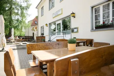 Ein Sitzbereich in der Unterkunft Fliegerhorst