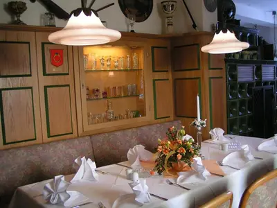 Ein Restaurant oder anderes Speiselokal in der Unterkunft Hotel Pesterwitzer Siegel