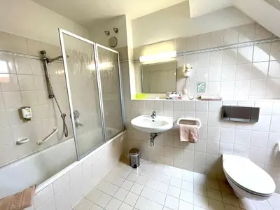 Ein Badezimmer in der Unterkunft Hotel Pesterwitzer Siegel