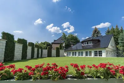 Ein Garten an der Unterkunft Hotel Villa am Waldschlösschen