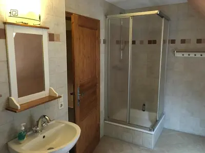 Ein Badezimmer in der Unterkunft Ferienhaus Bikehütte Rehnhäusl