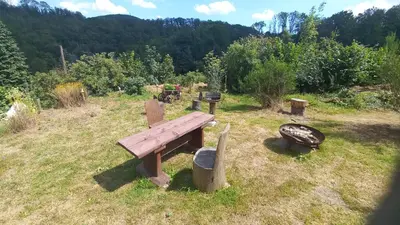 Ein Garten an der Unterkunft Ferienwohnung Erzgebirgswohnung Götze