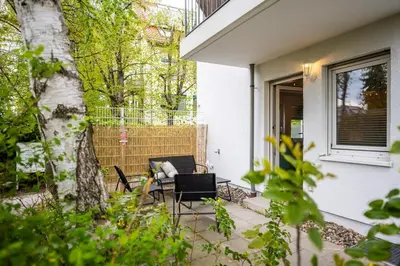 Ein Garten an der Unterkunft EG Wohnung, zentral, TOP Anbindung, mit großer Terrasse