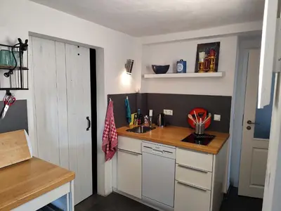 Küche/Küchenzeile in der Unterkunft Stylische FeWo in Meißen (Nähe Elbe, eigener Eingang, EG, Terrasse)