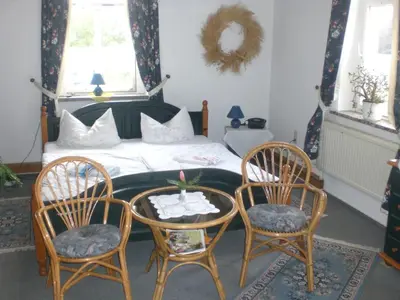 Ein Bett oder Betten in einem Zimmer der Unterkunft Hotel Gasthof zur Linde