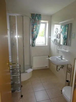 Ein Badezimmer in der Unterkunft Pension Sigwarth