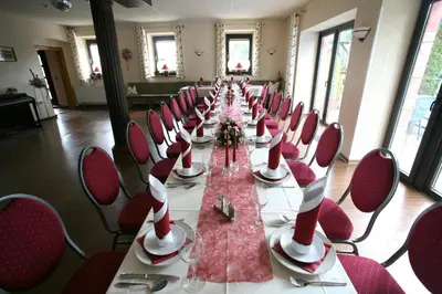 Ein Restaurant oder anderes Speiselokal in der Unterkunft Goldene Krone