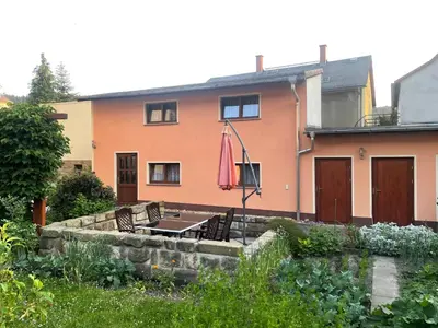 Ein Garten an der Unterkunft Ferienhaus Schmidt