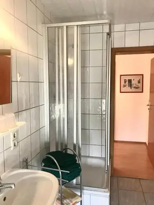 Ein Badezimmer in der Unterkunft Ferienwohnung Zweinig02