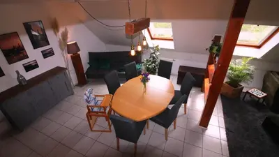 Ein Sitzbereich in der Unterkunft Ferienwohnung am Barockgarten