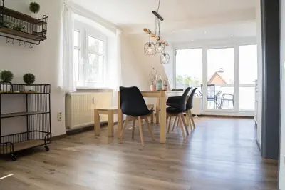 Küche/Küchenzeile in der Unterkunft Urlaubsfreude Biedermann Haus Glücksstein - Mondstein