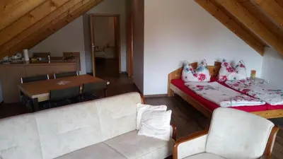Ein Sitzbereich in der Unterkunft Apartmenthaus Reichelt