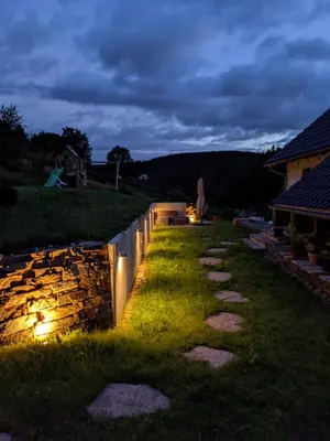 Ein Garten an der Unterkunft Ferienwohnung Mühl - Familienfreundlich, 2 Schlafzimmer, großes Grundstück, Erzgebirge