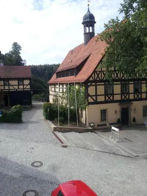Das Gebäude in dem sich die Pension befindet