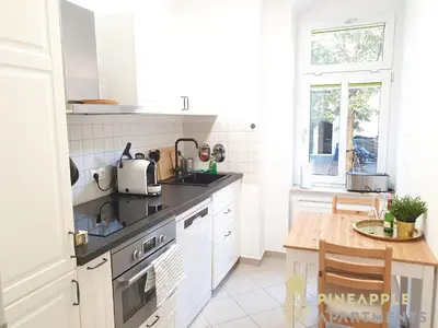 Küche/Küchenzeile in der Unterkunft Ruhiges Hinterhof Apartment im Herzen der Neustadt