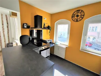 Küche/Küchenzeile in der Unterkunft Kunstvoll - individuelle 4-Zimmer Ferienwohnung mit Balkon in Meißen