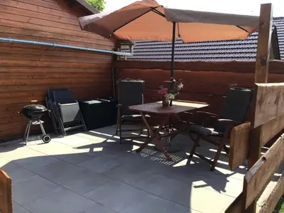 Ein Patio oder anderer Außenbereich in der Unterkunft Fewo Hellerswiesen Arbeiterunterkunft