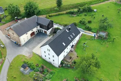 Das Gebäude in dem sich die Ferienwohnung befindet