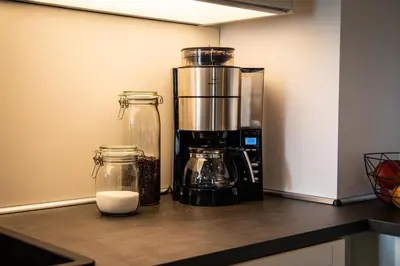 Kaffee-/Teezubehör in der Unterkunft Unterschlupf Radeberg mit Garten & Whirlpool