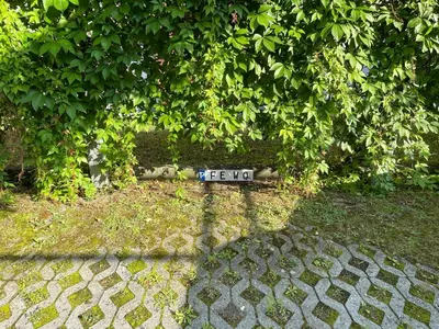 Ein Garten an der Unterkunft Dresden Rooftop Apartment mit 2 Balkone, Stellplatz, Top Anbindung