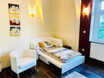 Ein Sitzbereich in der Unterkunft Riesige FeWo in Villa - 3 Schlafzimmer, 2 Bäder, Chemnitz