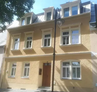 Das Gebäude in dem sich die Ferienwohnung befindet